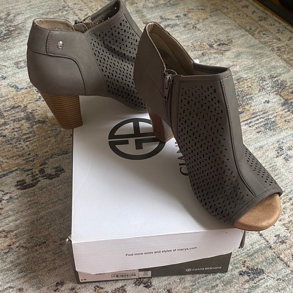 Giani Bernini Women's Taupe Peep-Toe Heeled Boots